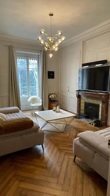 Belges Apartment Lyon Bagian luar foto