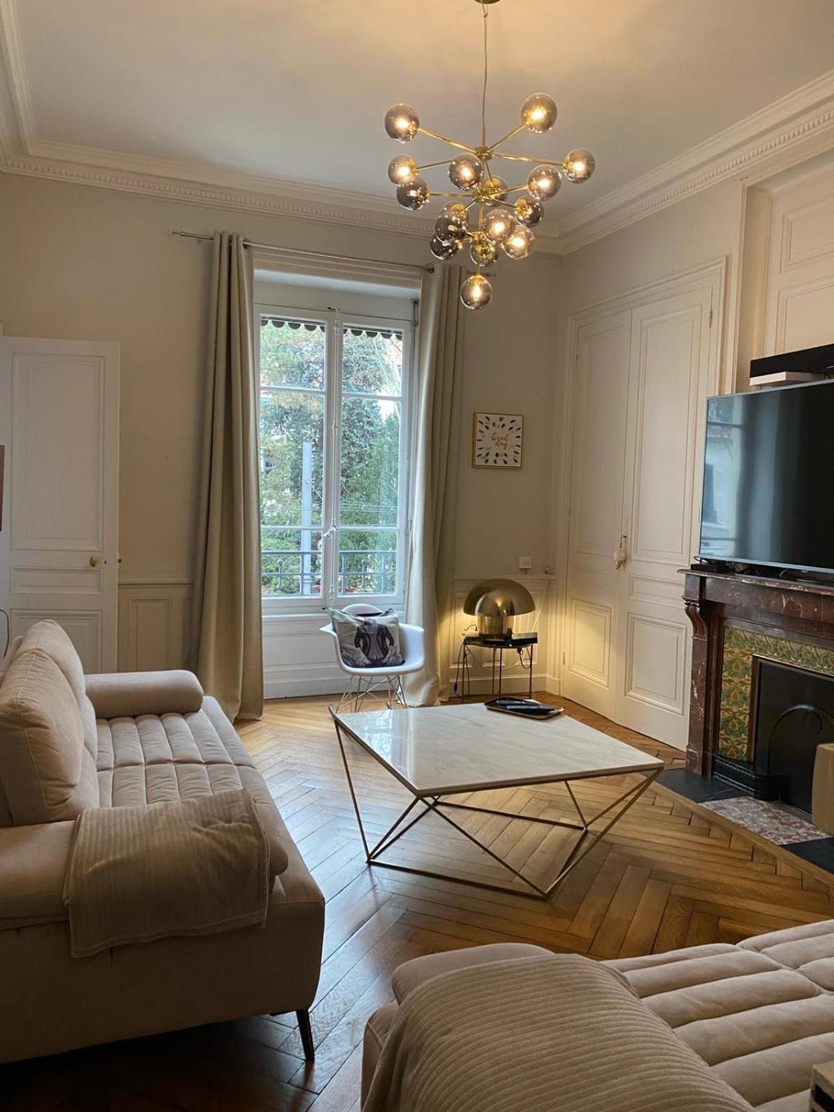 Belges Apartment Lyon Bagian luar foto